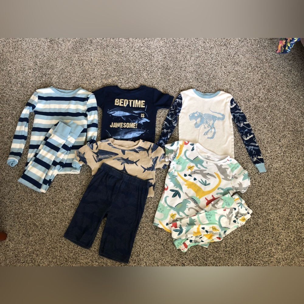 Boy’s Pajama Set Lot Sharks Dinosaurs Stripes Shorts Pants Tops 8 B2G2 FREE